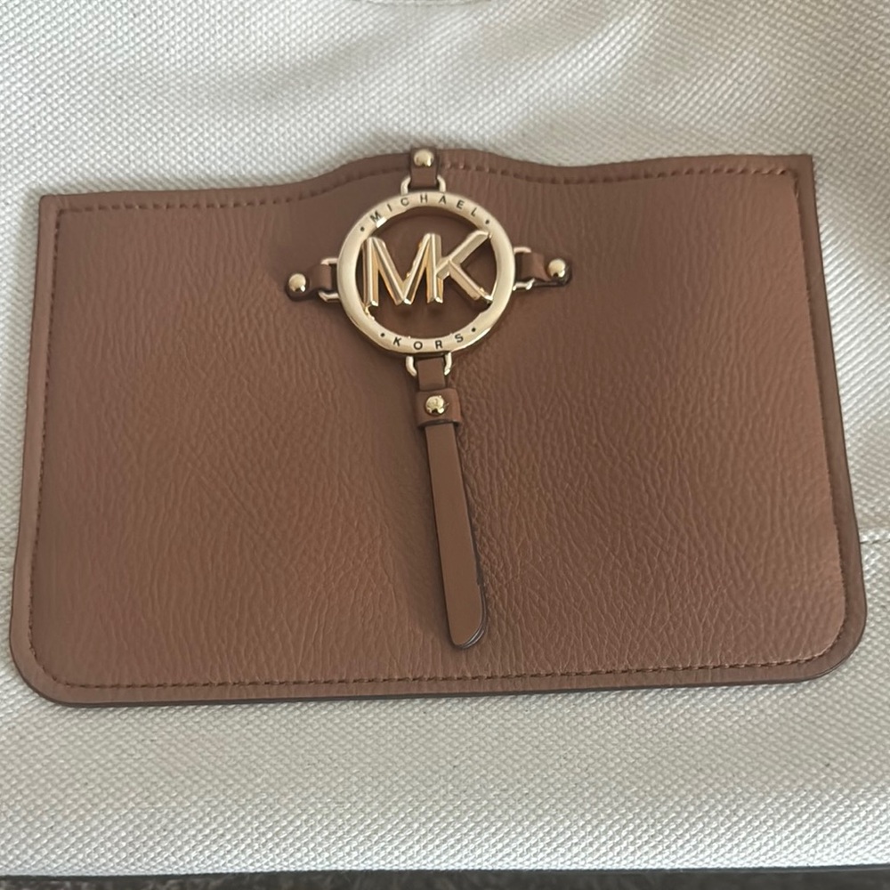 Michael Kors Cream and Brown Women's Bag - Picture 3 of 7